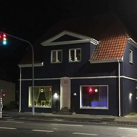 Guest house 'blue House' In Vintage Villa&garden Copenhagen