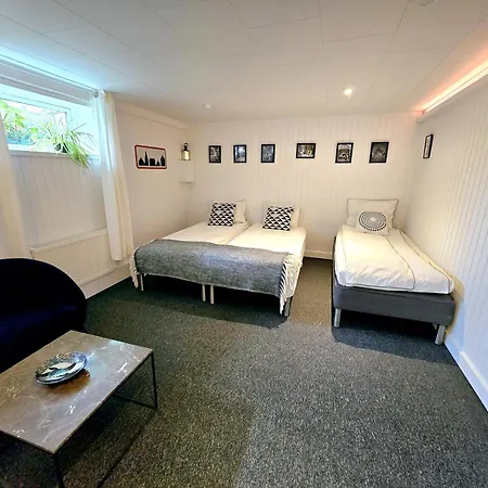 'blue House' In Vintage Villa&garden Guest house