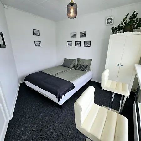 Guest house 'blue House' In Vintage Villa&garden Copenhagen