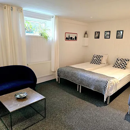 'blue House' In Vintage Villa&garden Guest house