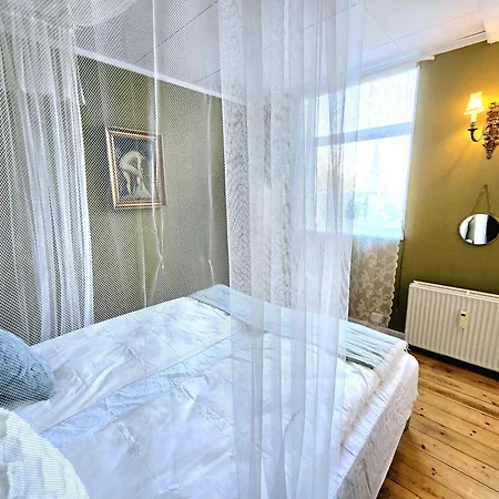 'blue House' In Vintage Villa&garden Kodaň