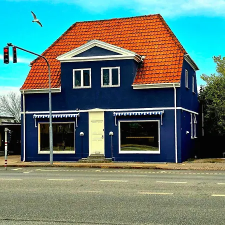 Guest house 'blue House' In Vintage Villa&garden Copenhagen