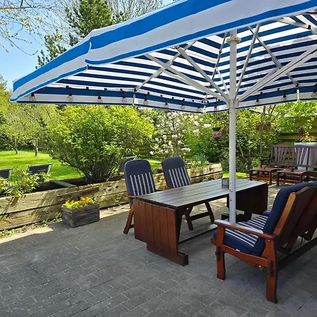 Guest house 'blue House' In Vintage Villa&garden