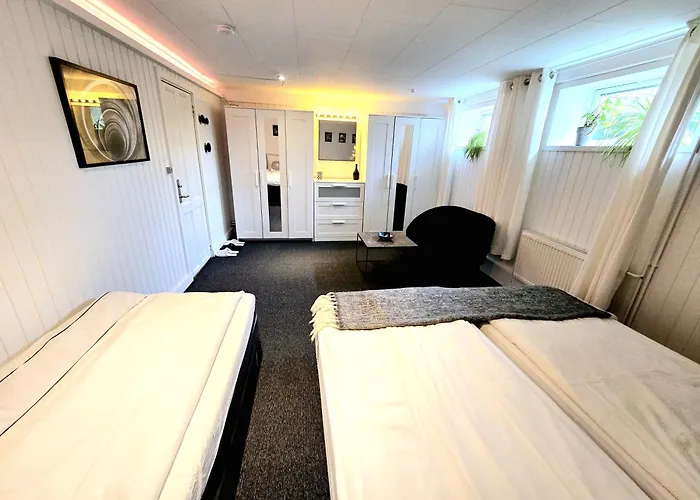 'blue House' In Vintage Villa&garden Penzion Kodaň