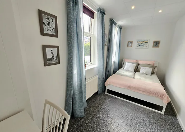 'blue House' In Vintage Villa&garden *