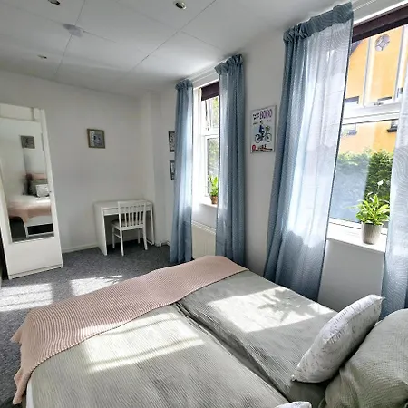 'blue House' In Vintage Villa&garden Copenaghen